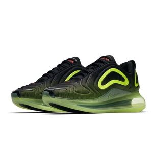 Nike Air Max 720 (size 6W/ 4.5Y)